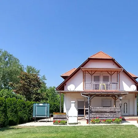 Am By Interhome Apartman *